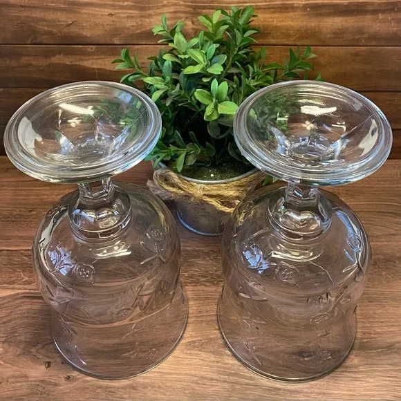 (2) Savannah Anchor Hocking Water Goblets - Picture 4 of 10